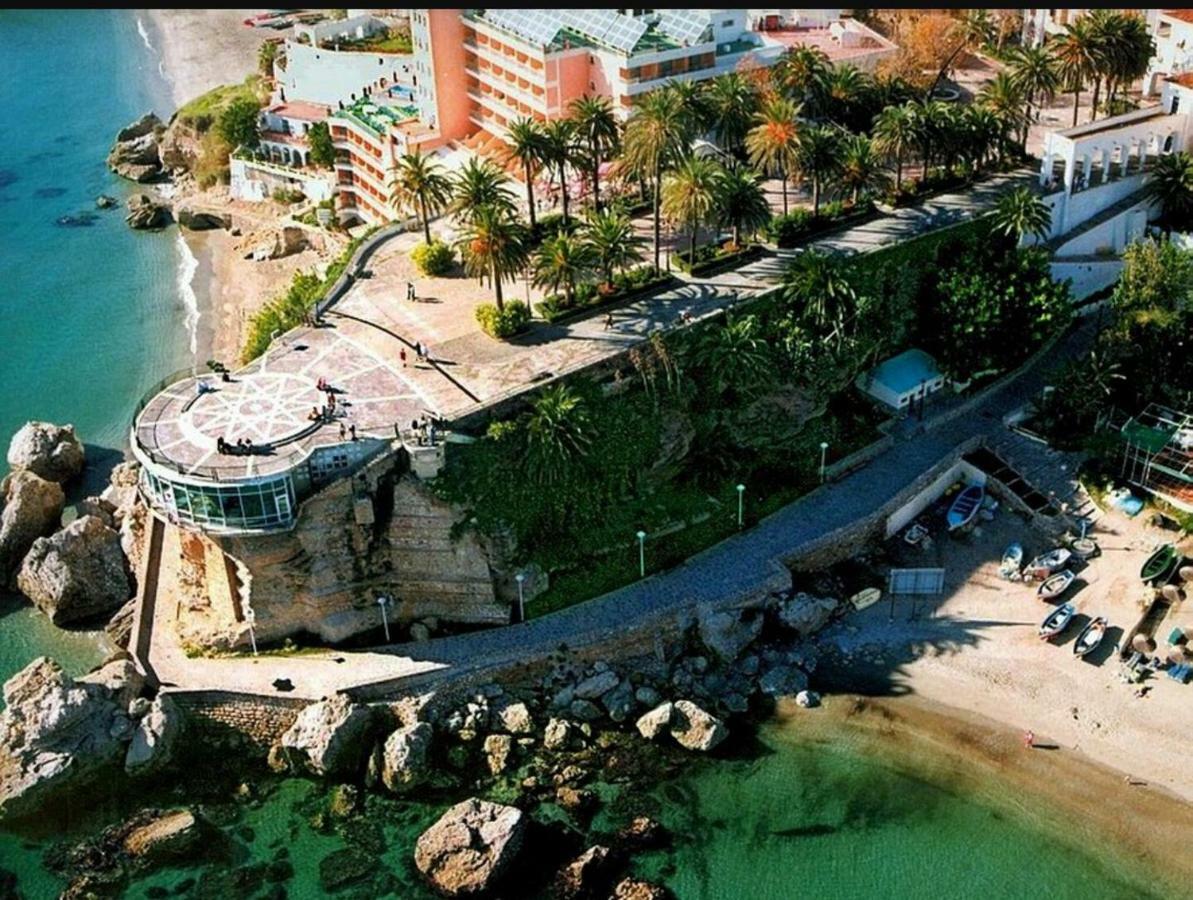 Apartamento Nerja Beach Bagian luar foto