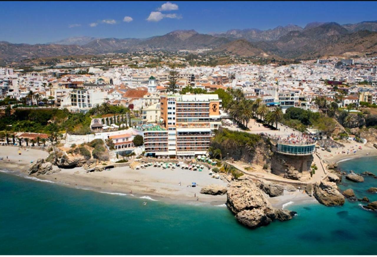 Apartamento Nerja Beach Bagian luar foto