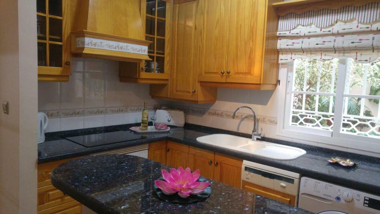 Apartamento Nerja Beach Bagian luar foto