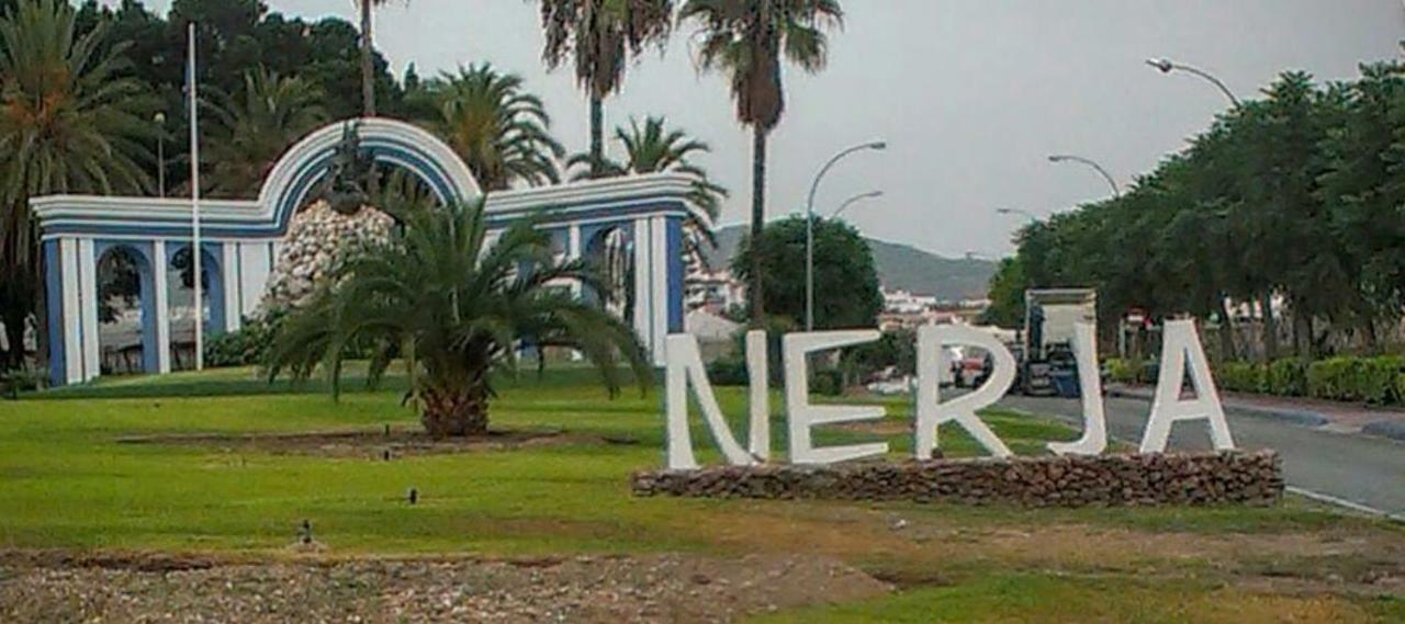 Apartamento Nerja Beach Bagian luar foto
