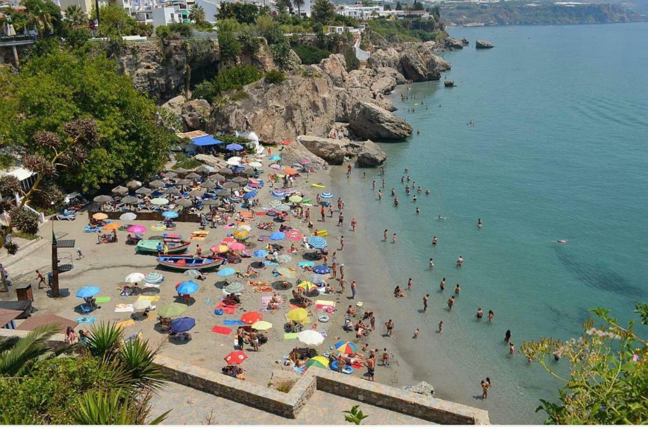Apartamento Nerja Beach Bagian luar foto